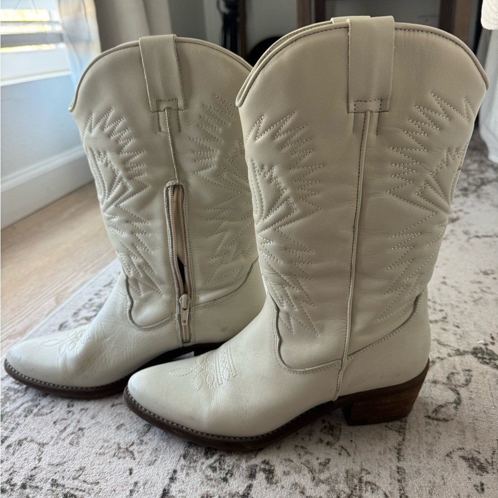 Steve Madden Albany Boots - Picture 2 of 6
